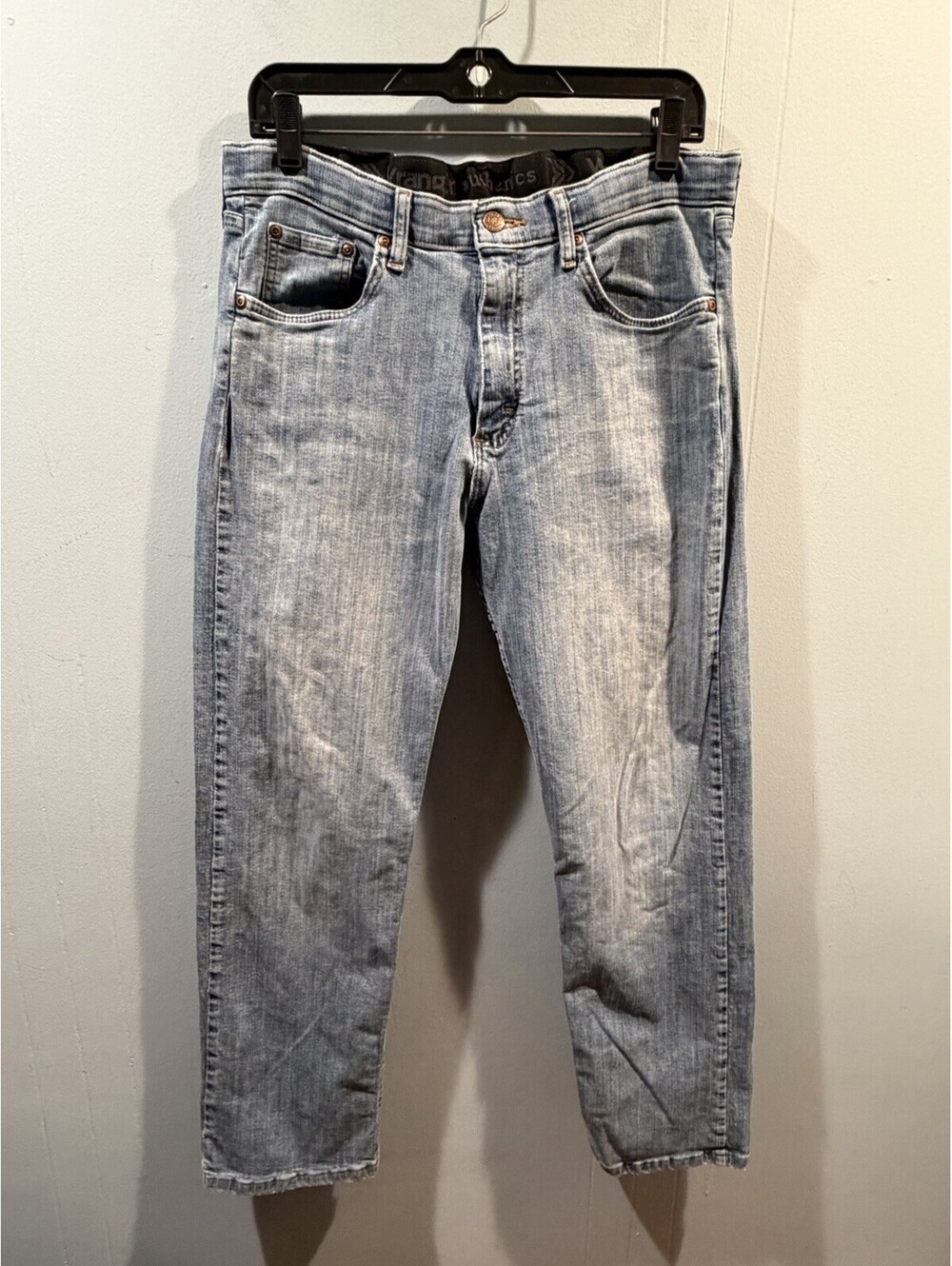 Mens Wrangler Jeans Size 33x30 Distressed Blue